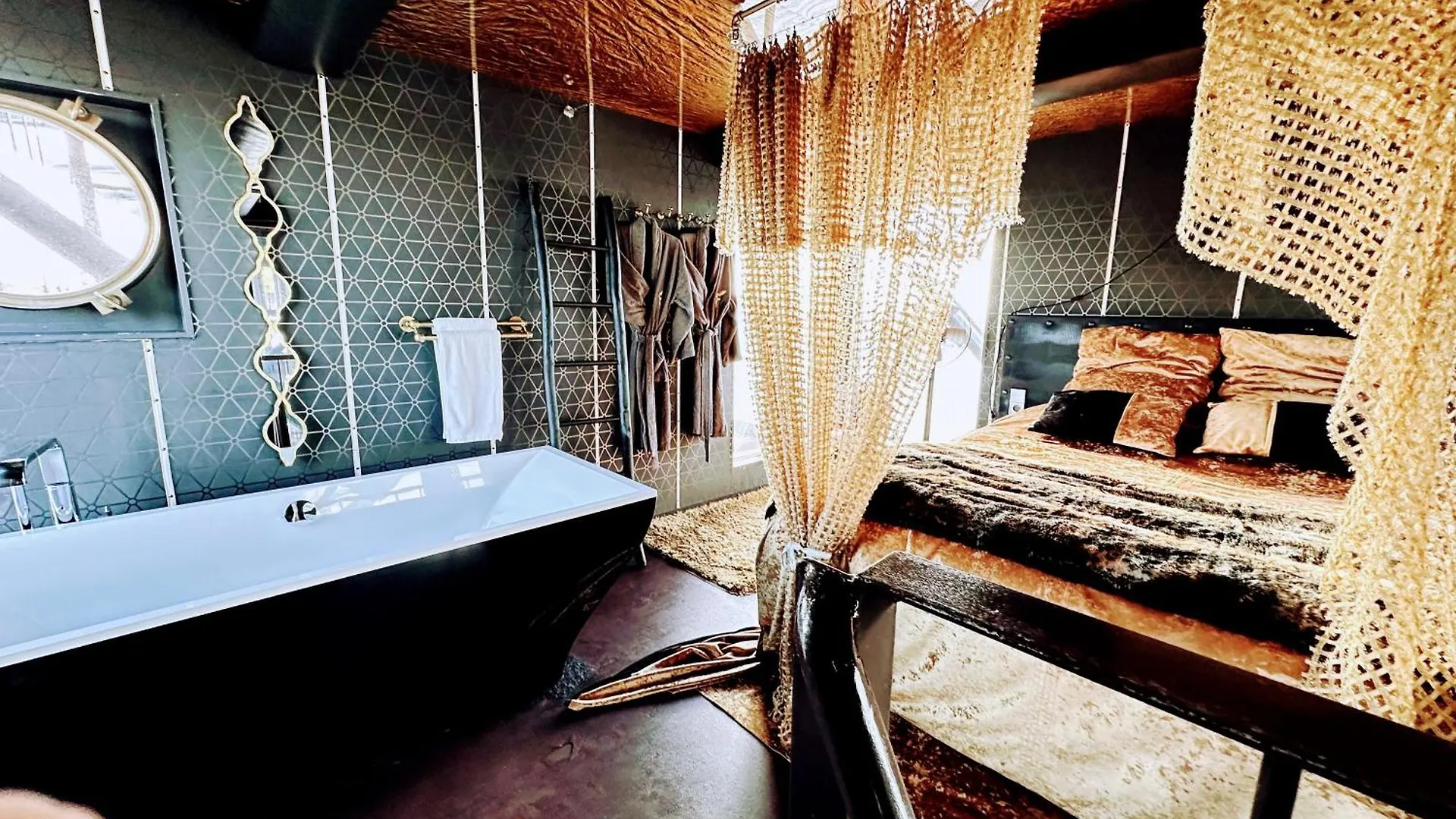 Crane Hotel Faralda Amsterdam 5*,  Holland