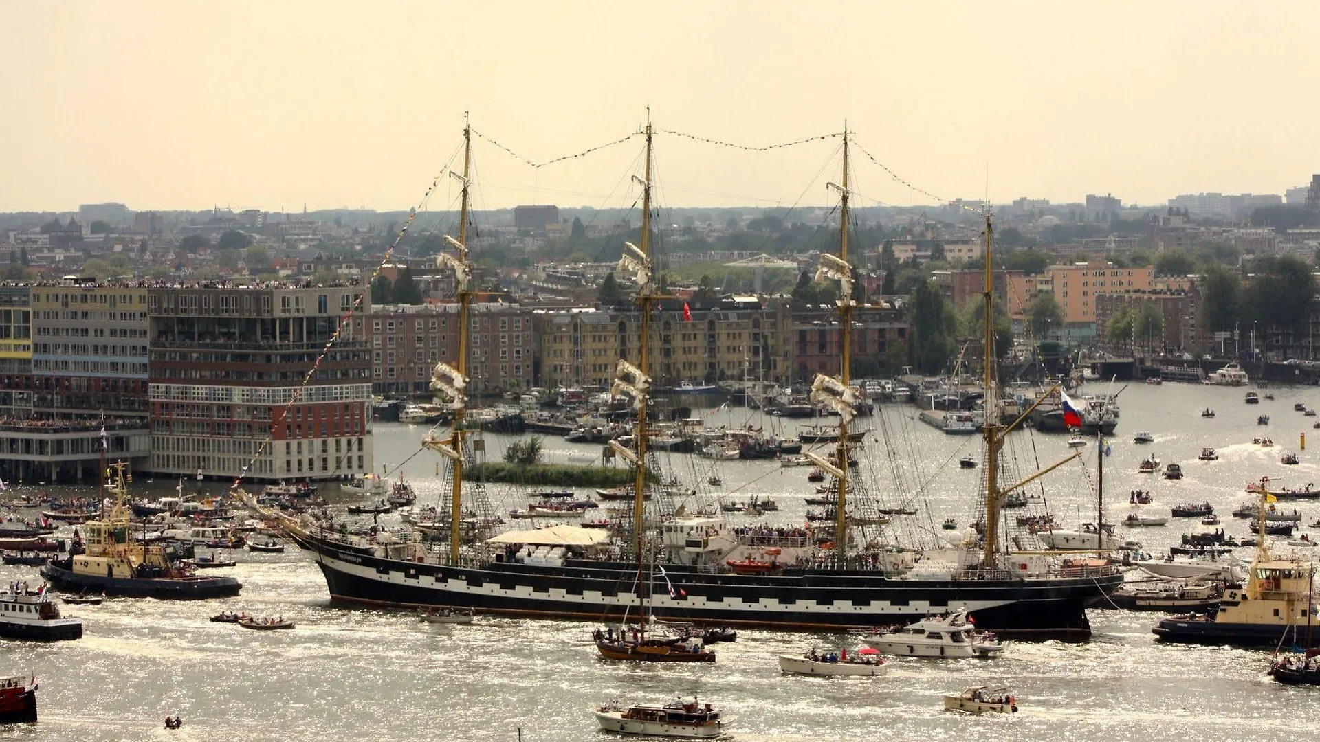 Crane Hotel Faralda Amsterdam 5*,